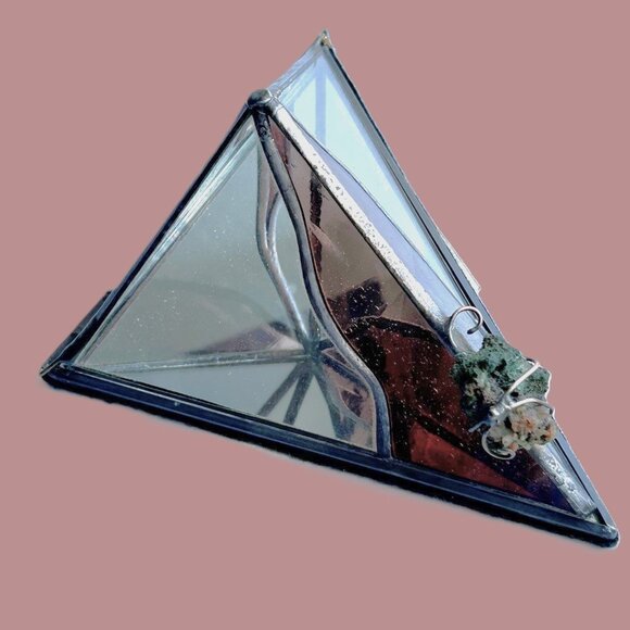 Vintage Glass Trinket Box signed by artist, Triangular PYRAMID leaded glass box - Picture 14 of 16